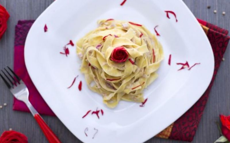 tagliatelle-petali-di-rosa.jpeg