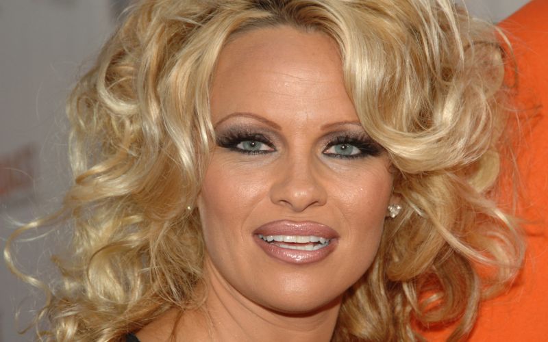 pamela-anderson.jpg pamela-anderson.jpg